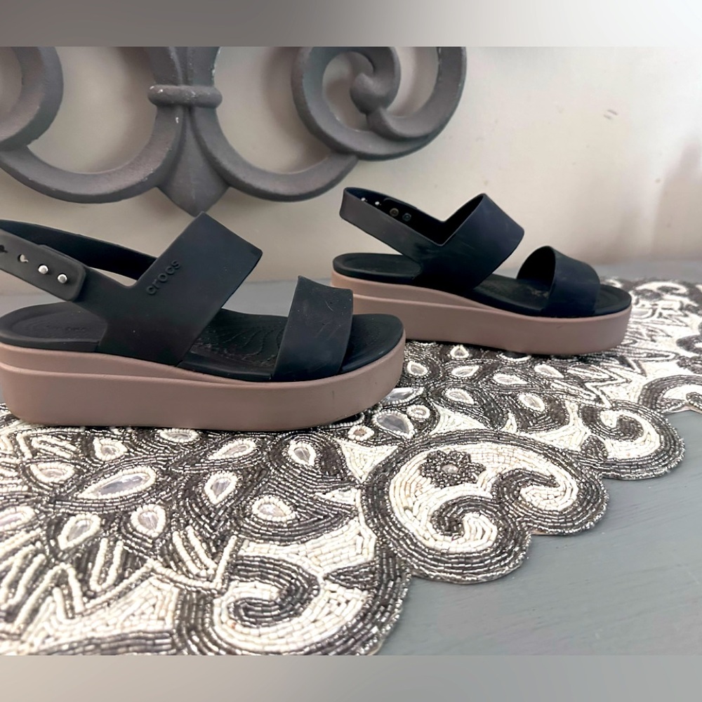 Crocs lite ride brookyln wedge sandal size 6